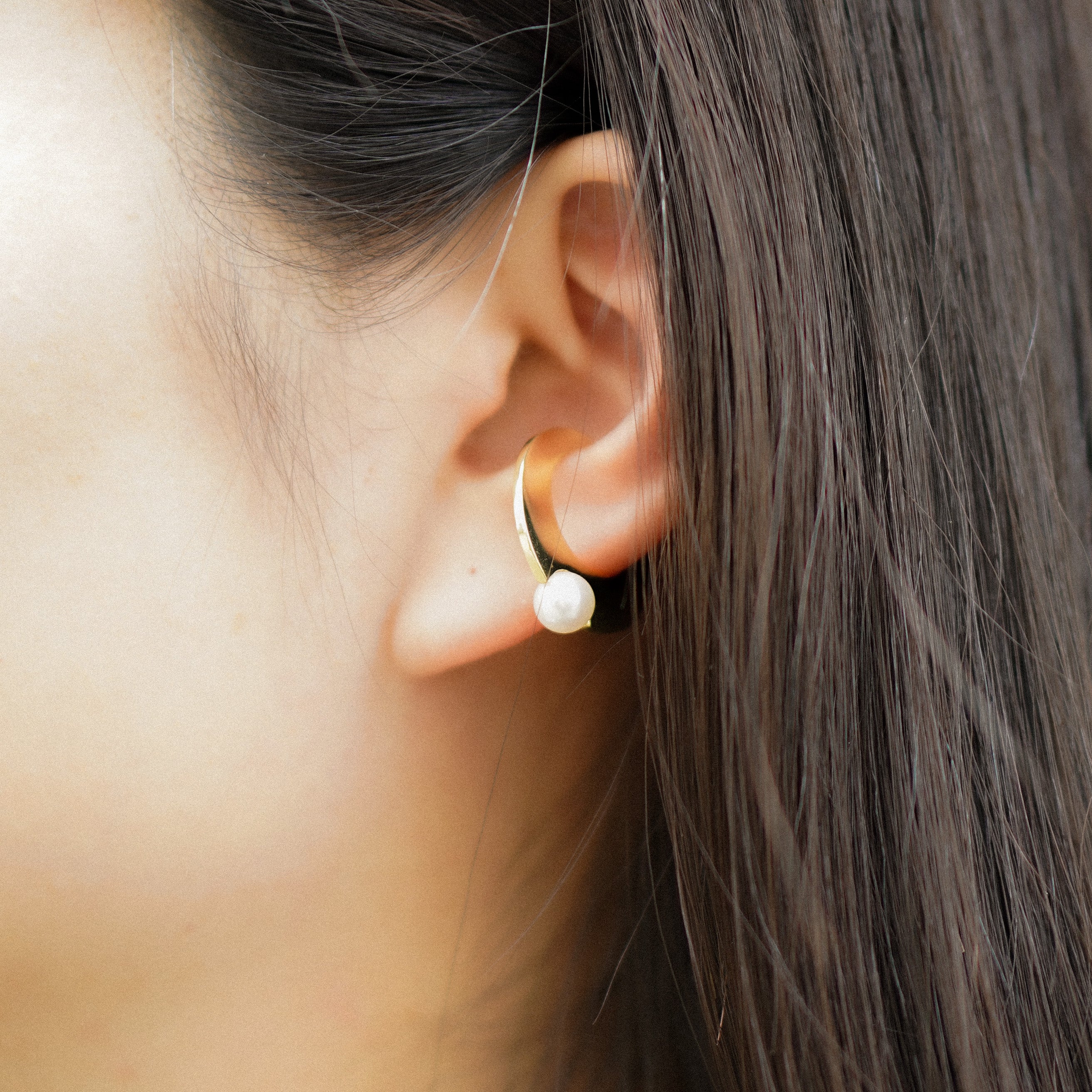 lunatum akoya earcuff.