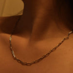 CHAIN NECKLACE.