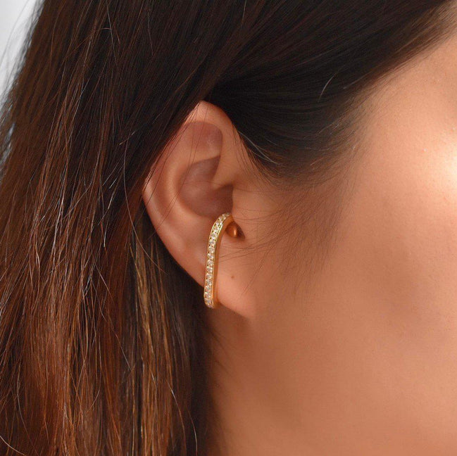 Rounded rectangle Moissanite ear-cuff.