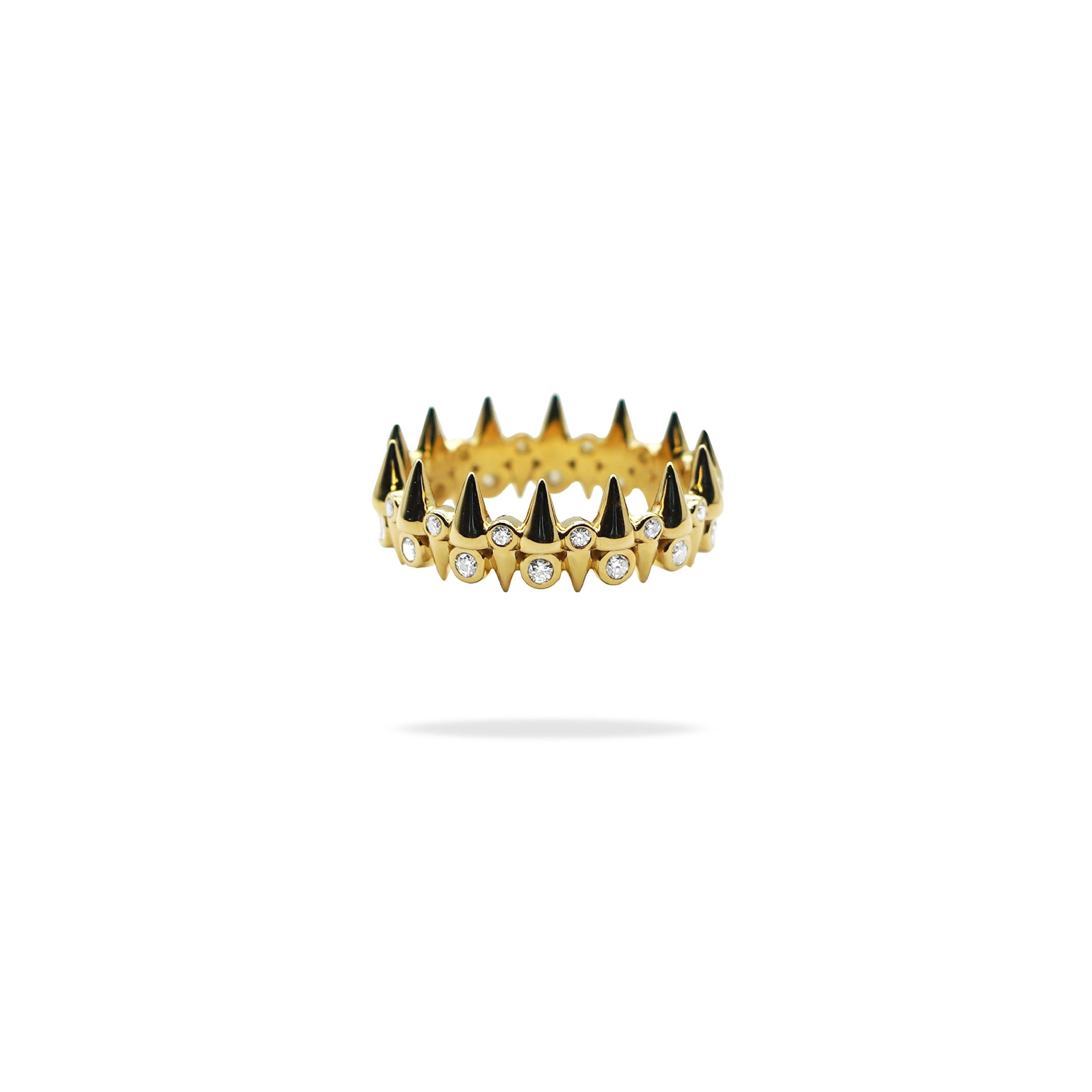korōnē studs ring.