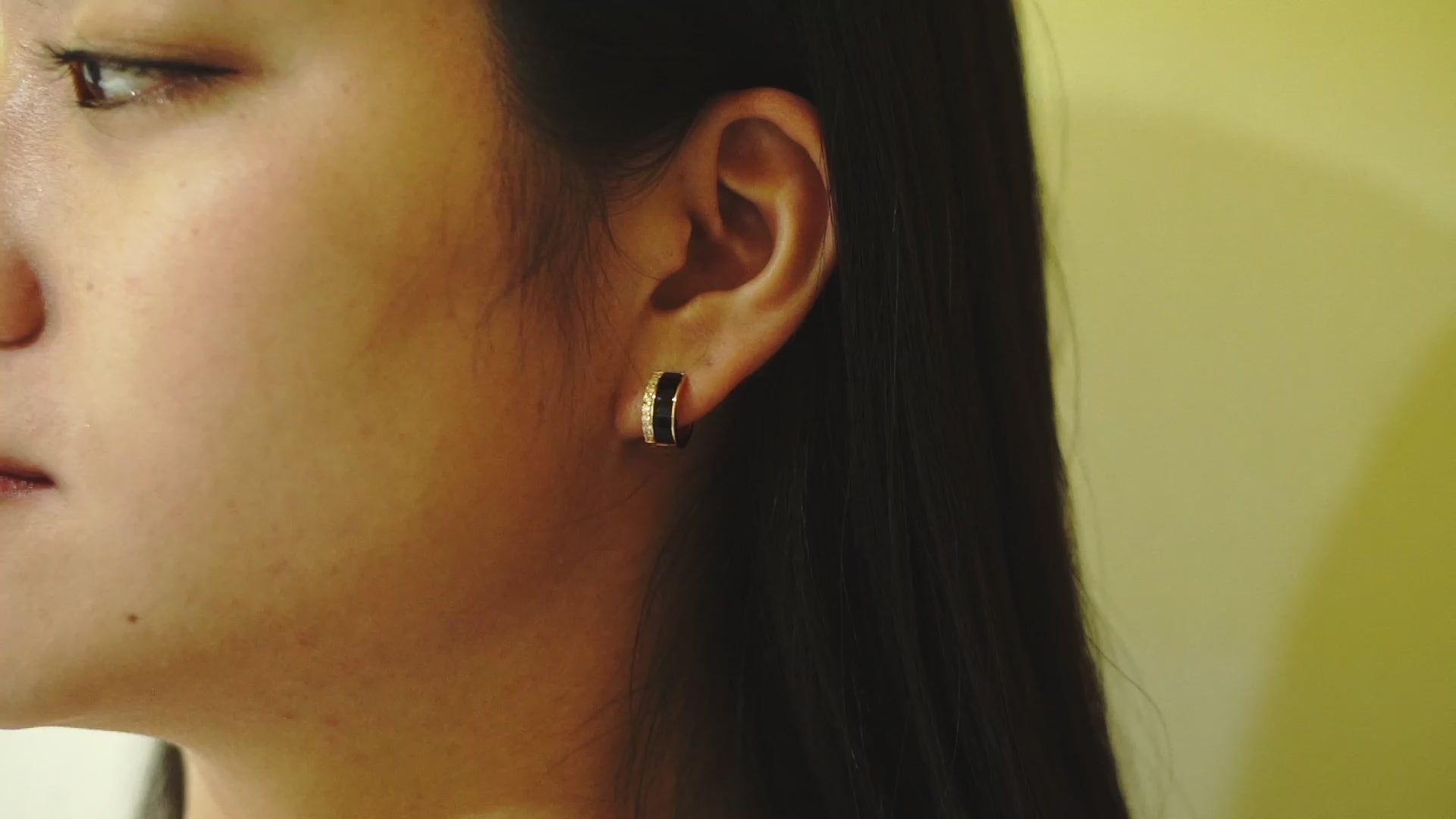 【美品】Gypphy ENAMEL MOISSANITE EARRING 近々再販予定】Enamel Moissanite Earring – GYPPHY