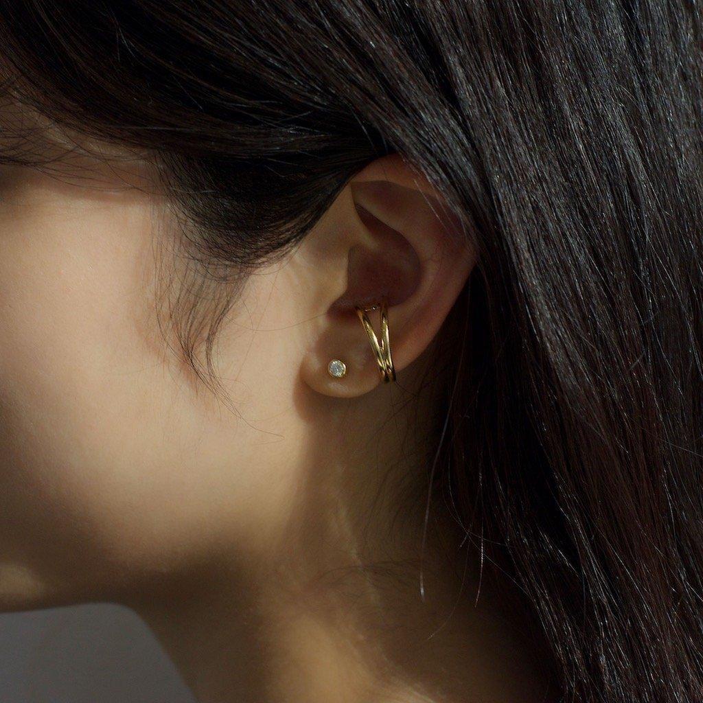 Double recta ear-cuff.