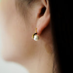 String Akoya Pearl Earring.