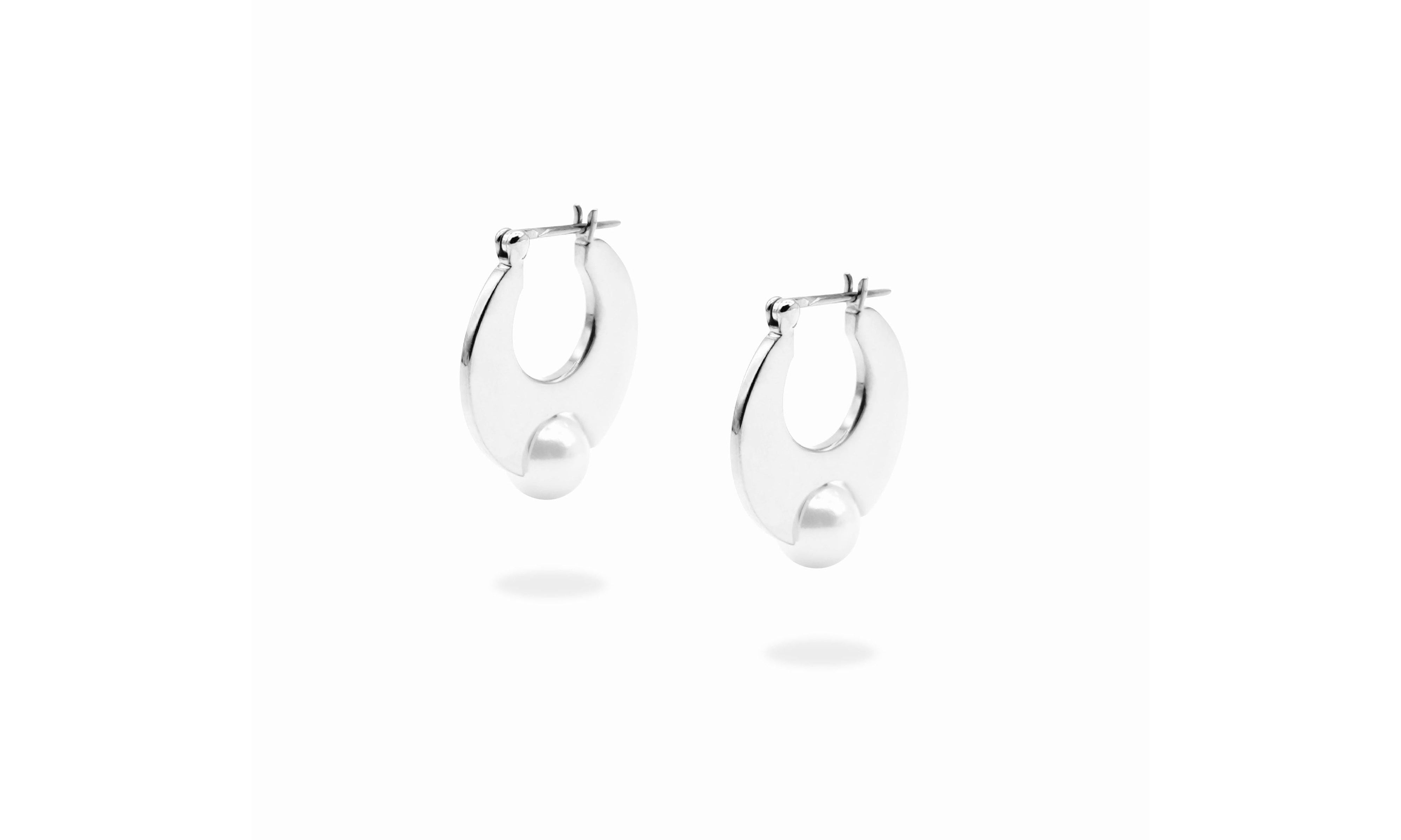 Lunatum Pearl Pierce.