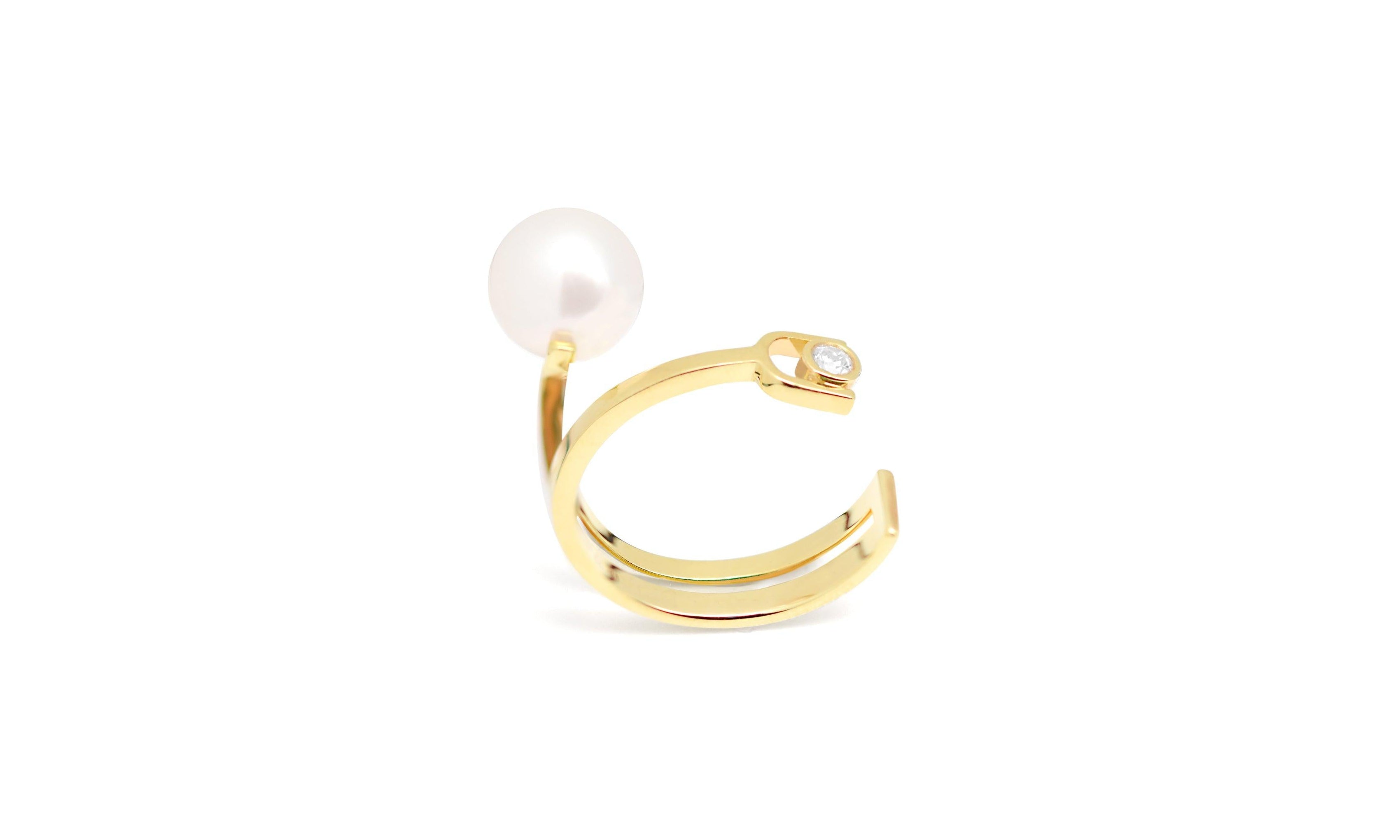 Akoya Pinch Ring.