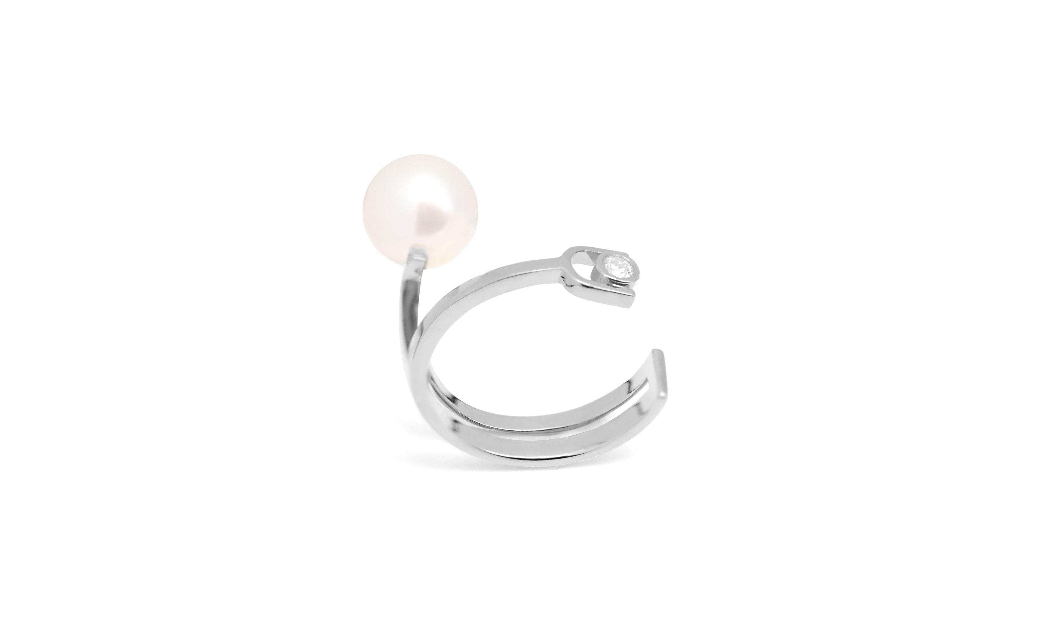 Akoya Pinch Ring.