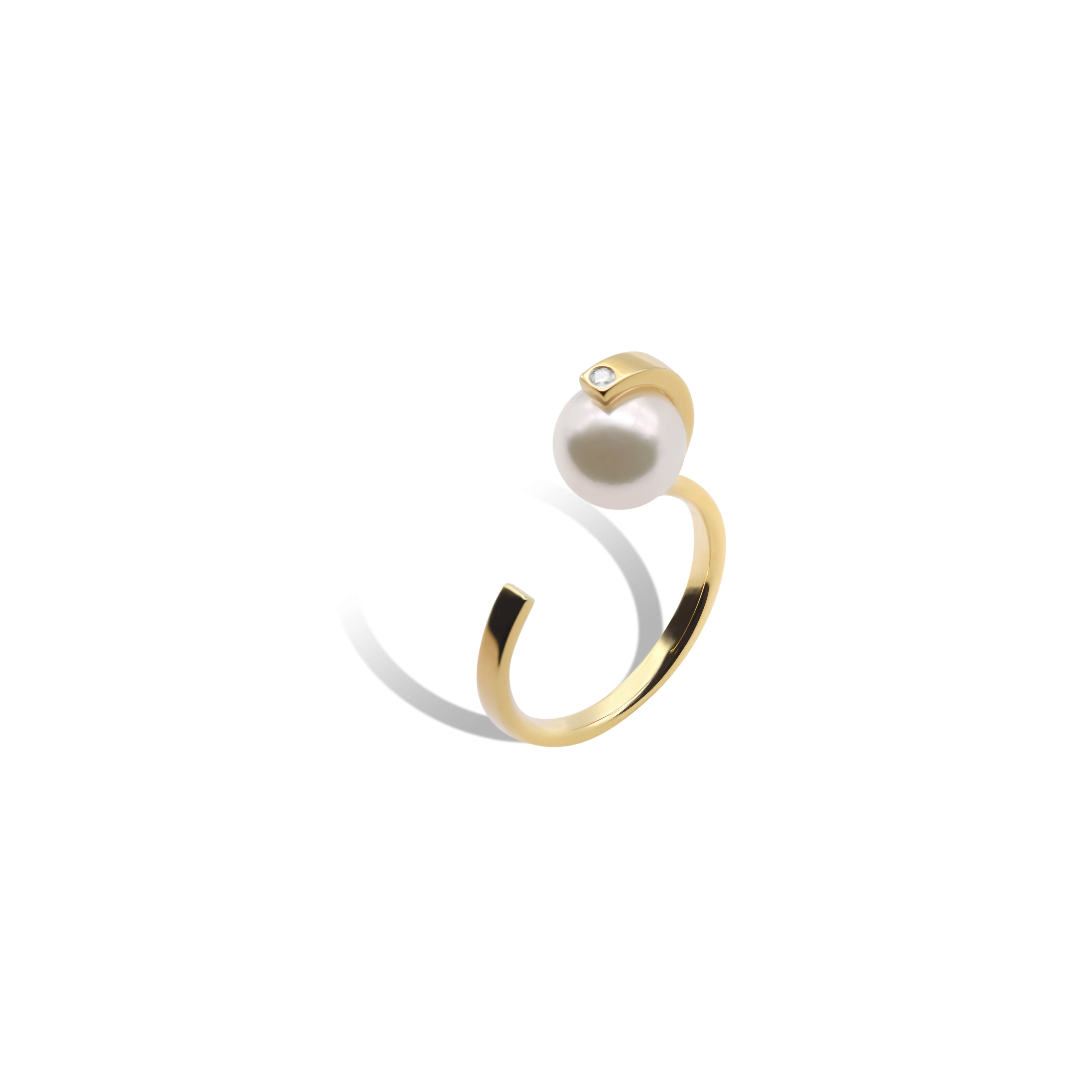 String Akoya Pearl Ring.