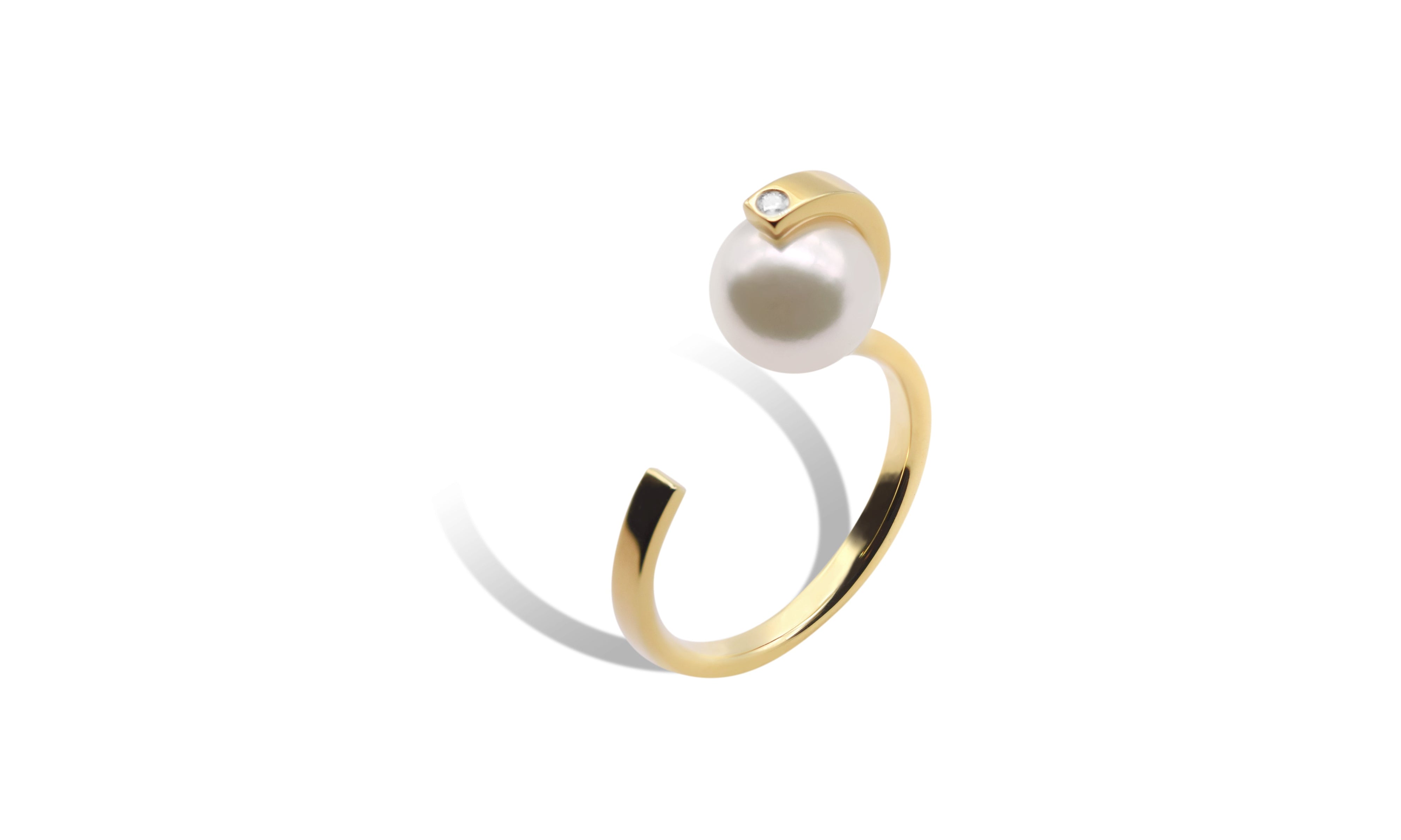 String Akoya Pearl Ring.