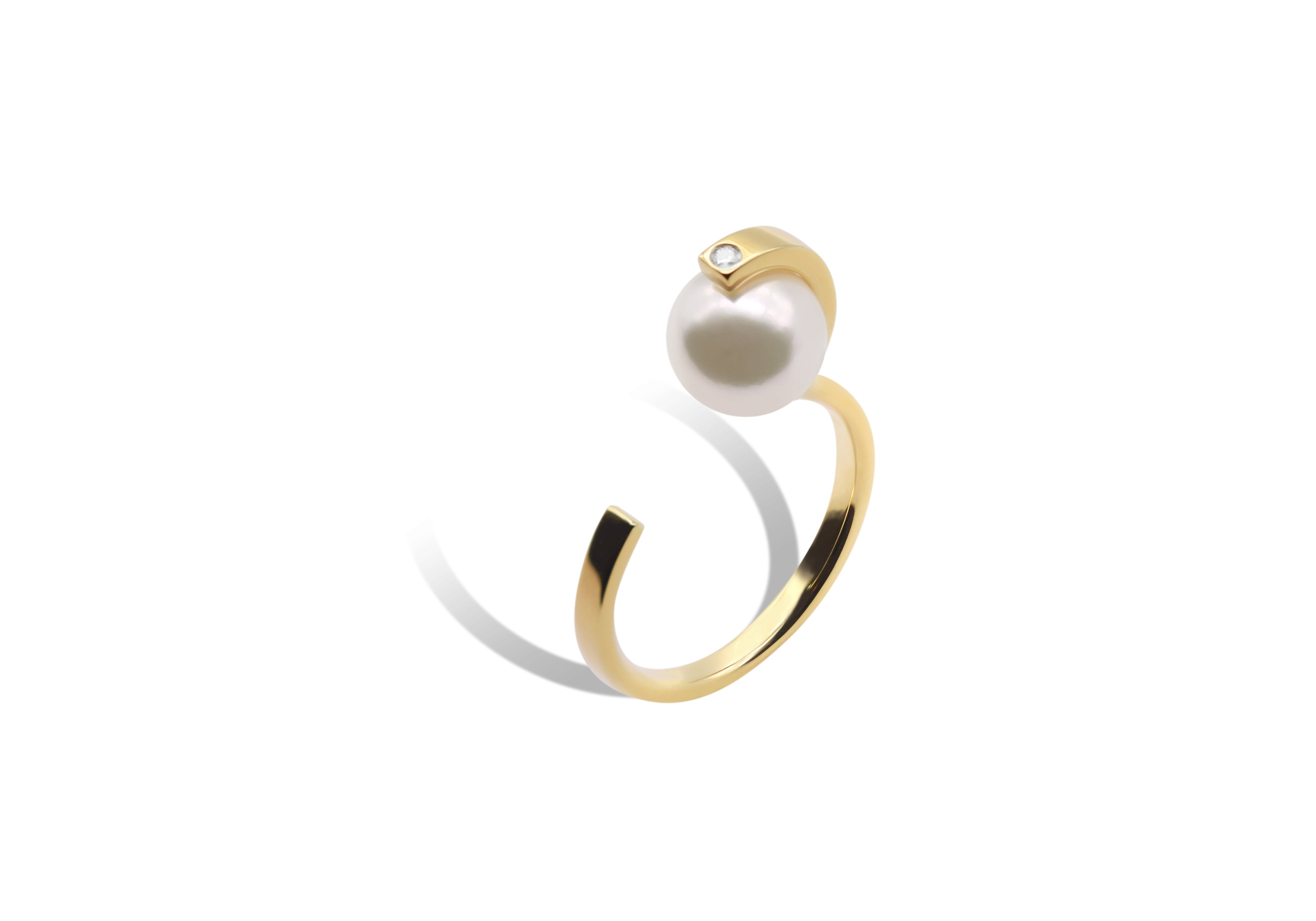 String Akoya Pearl Ring.