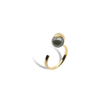 String black-lip Pearl Ring.
