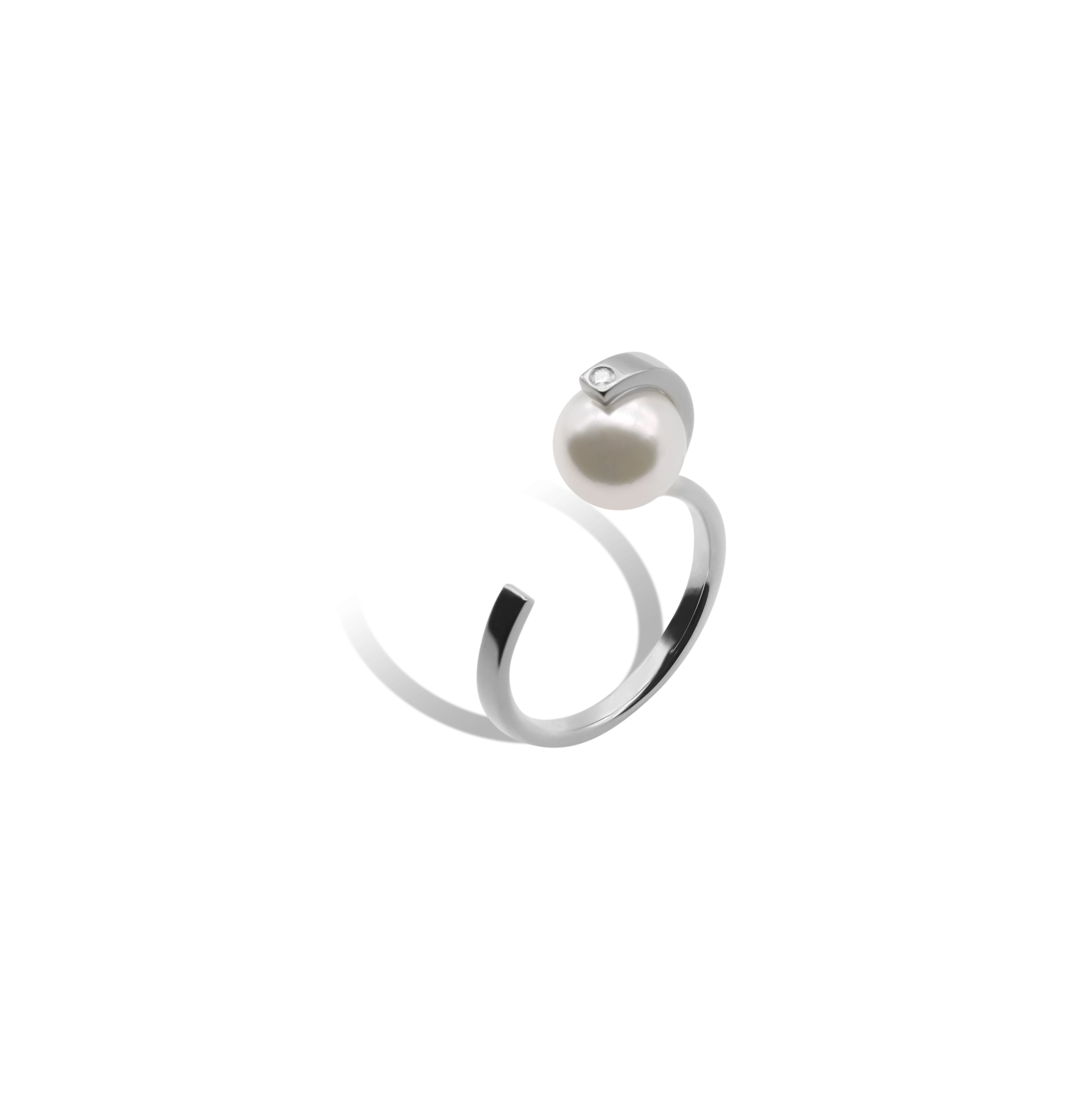 String Akoya Pearl Ring.