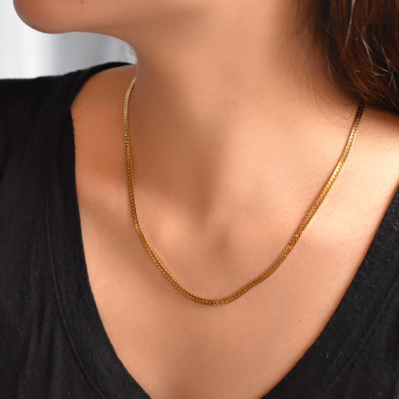 SNAKE CHAIN NECKLACE.