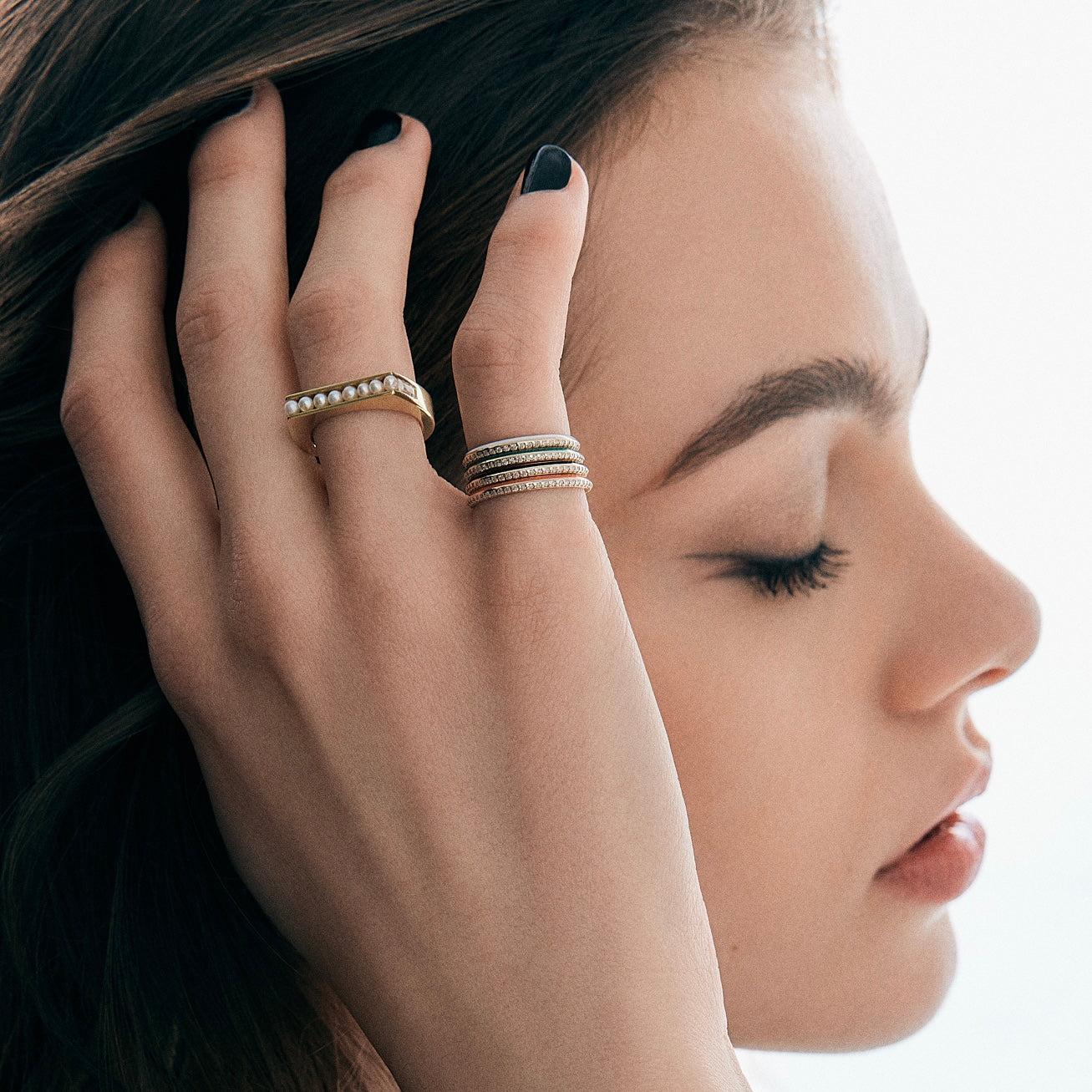 String Pearl Ring.