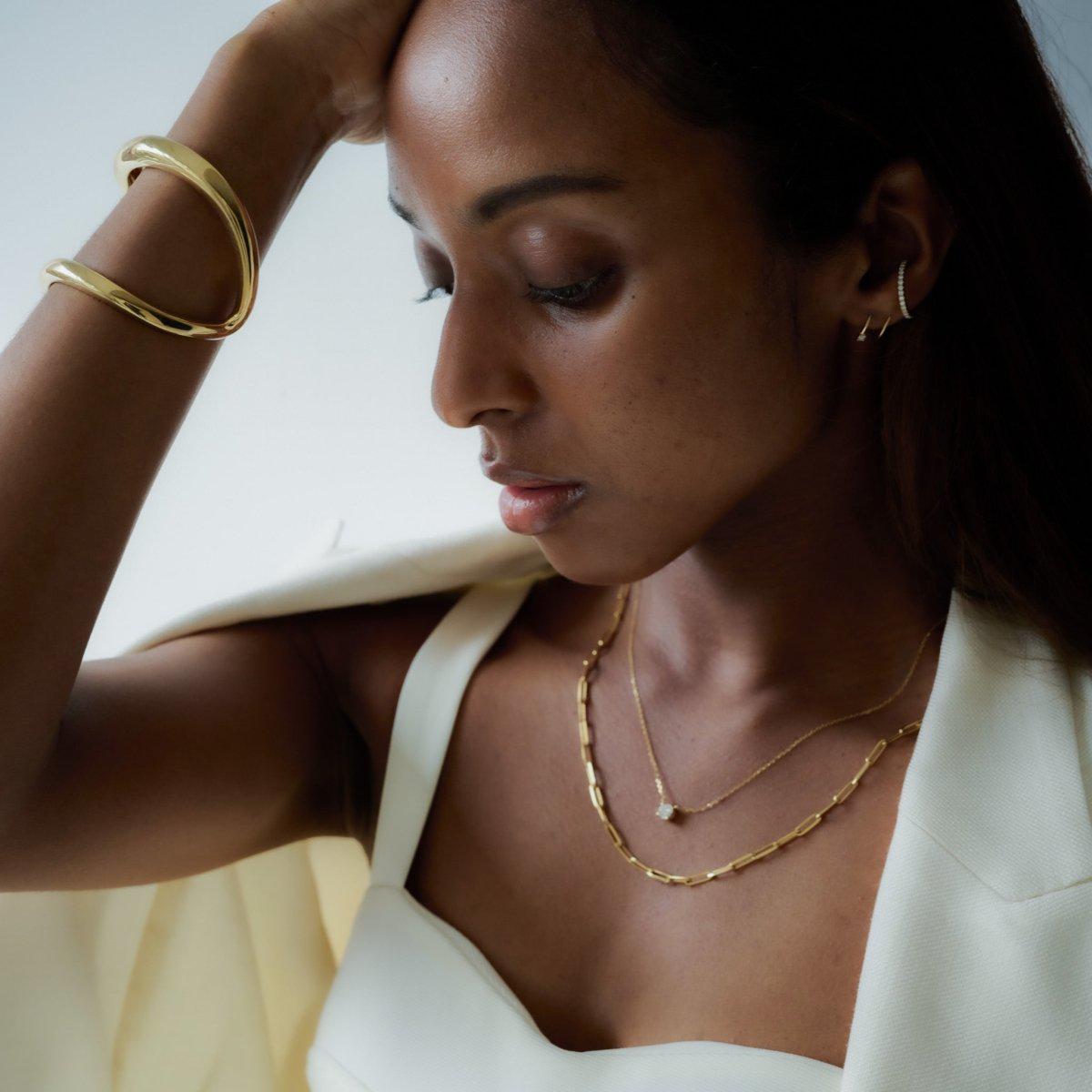 CHAIN NECKLACE.