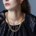 CURB CHAIN NECKLACE.