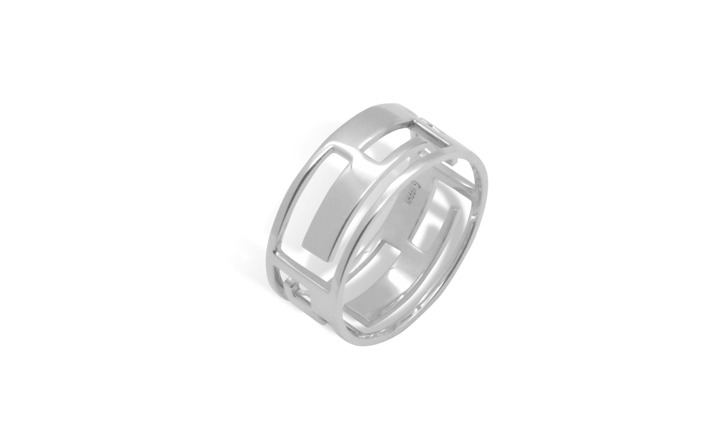ICONIC G RING.