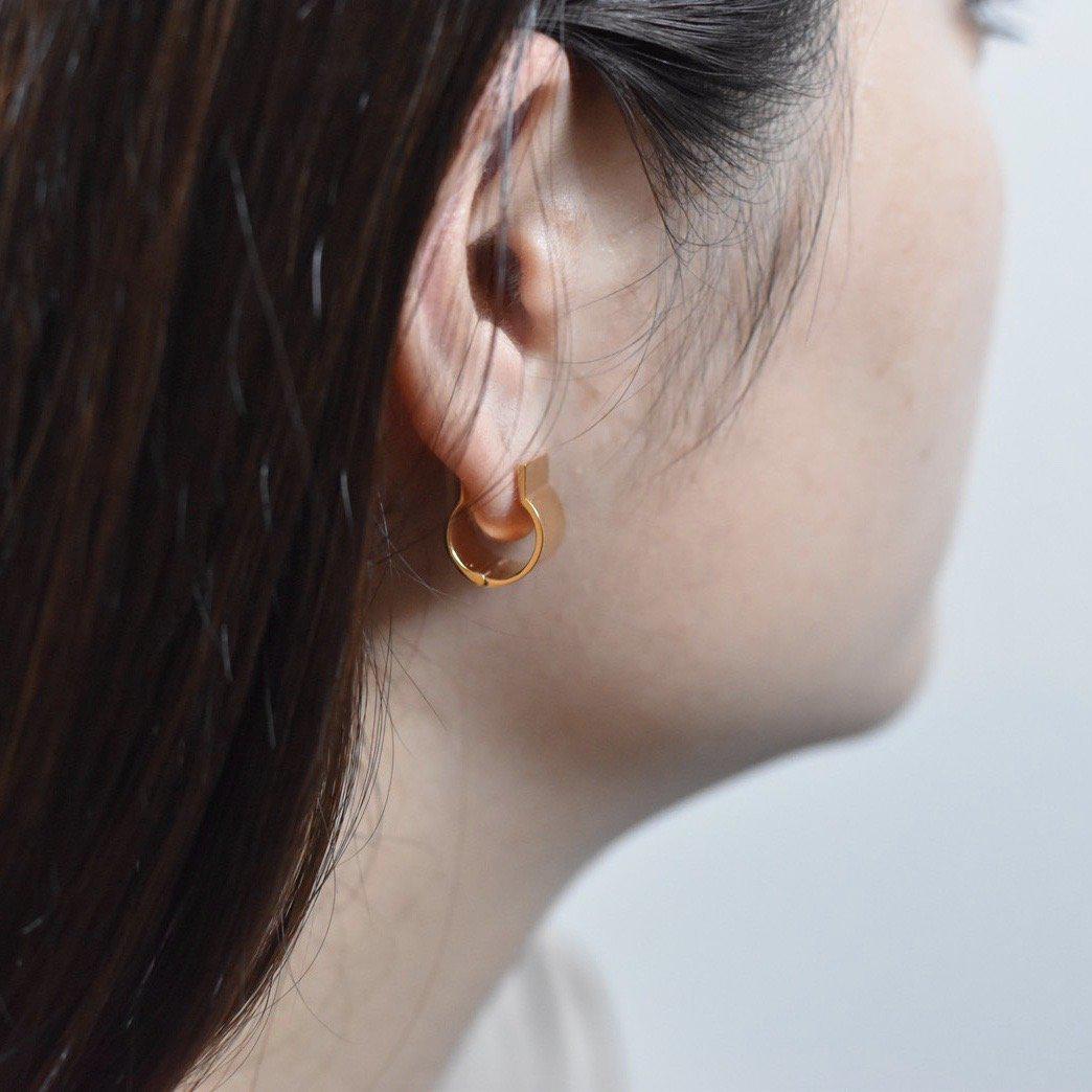 ドームピアス.