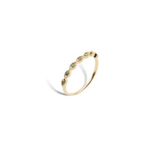 Oculus Ring with Green Moissanite.