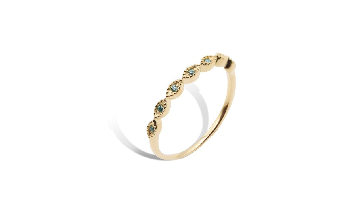 Oculus Ring with Green Moissanite.