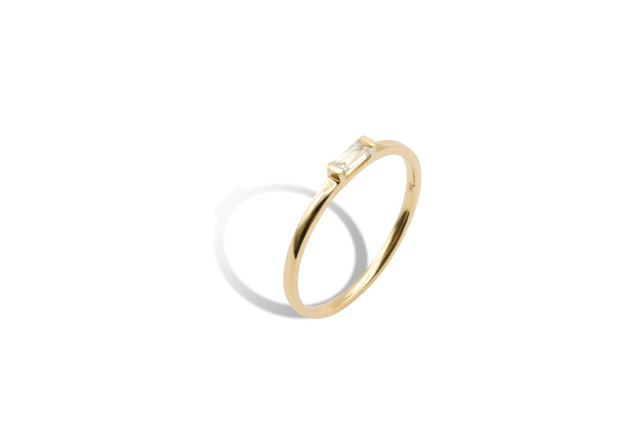 シングルバゲットモアサナイトリング【Pinky Ring】.