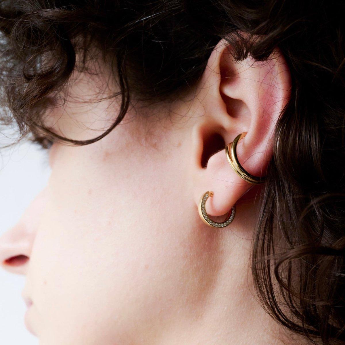 Pop hoop earring.