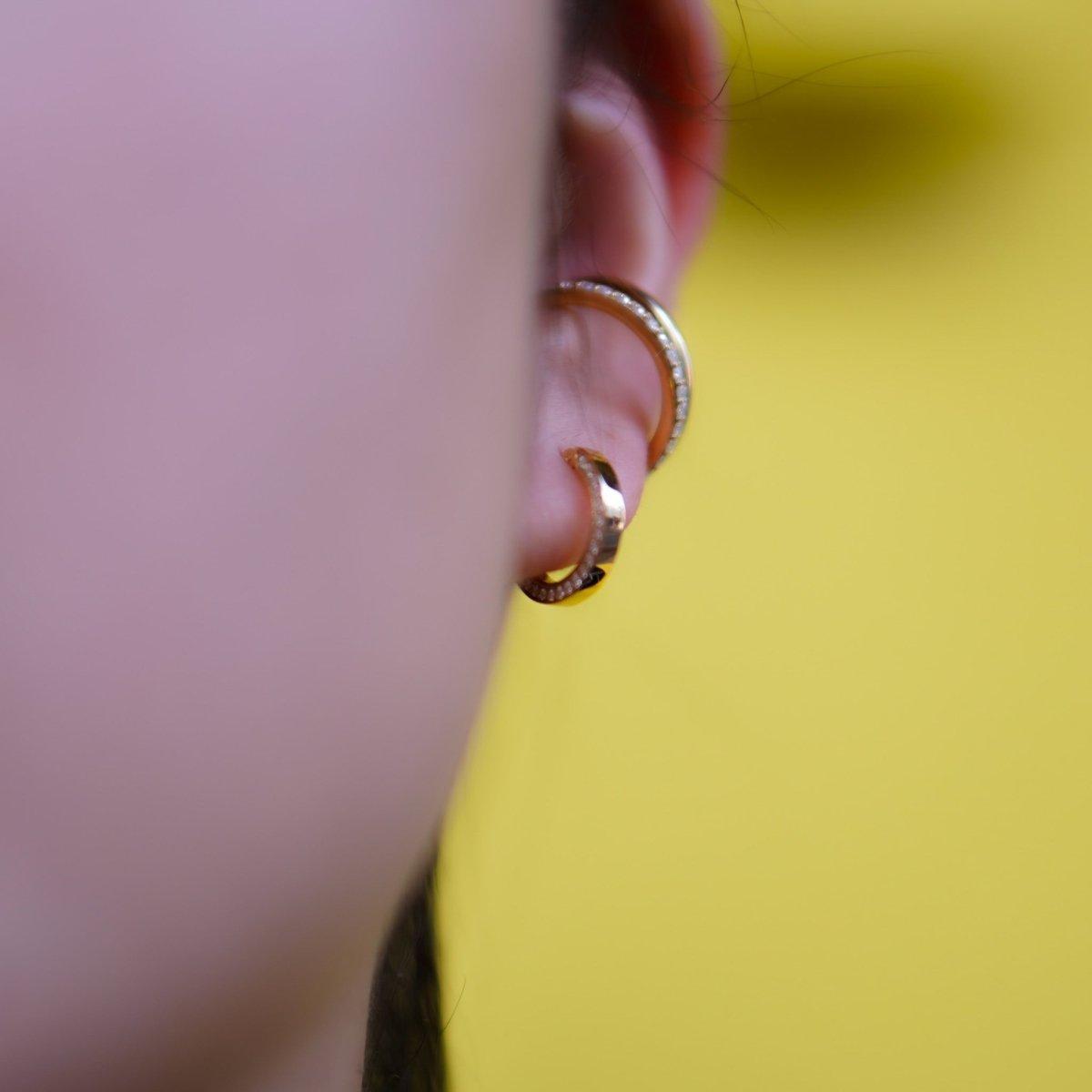 Pop hoop earring.