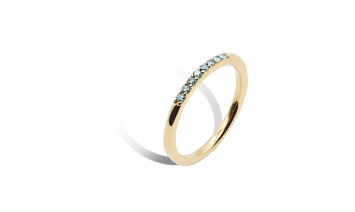 Recta Ring with Green Moissanite.