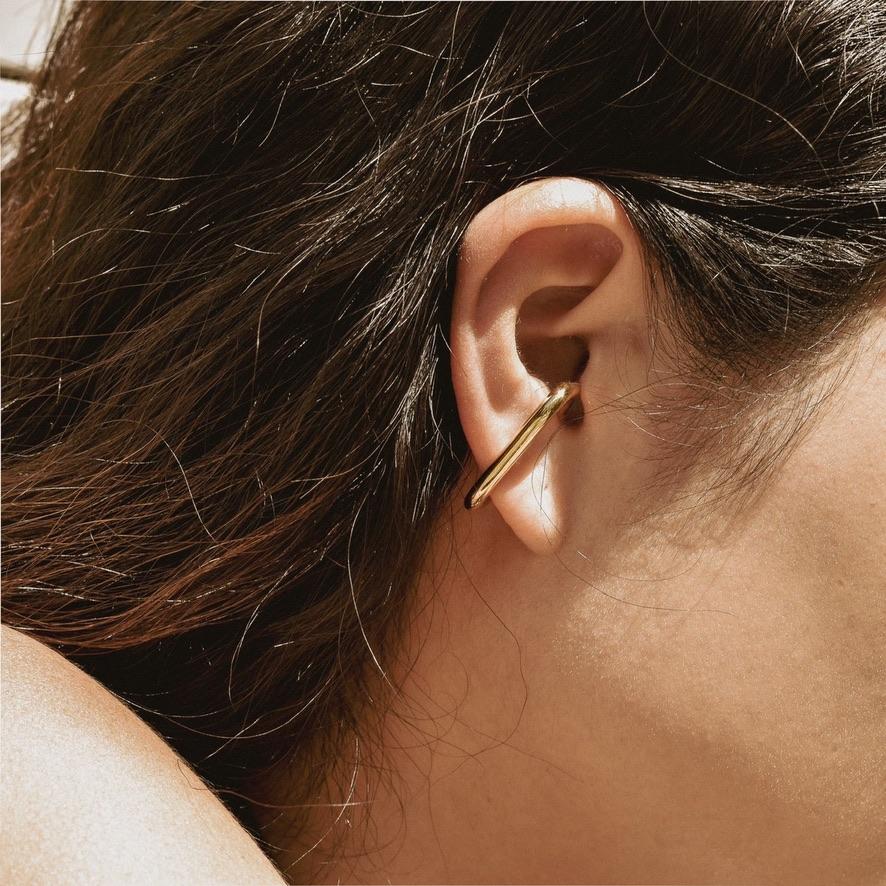 Rounded rectangle ear-cuff.