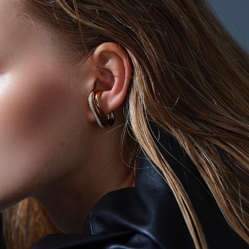 Rounded rectangle moissanite ear-cuff.